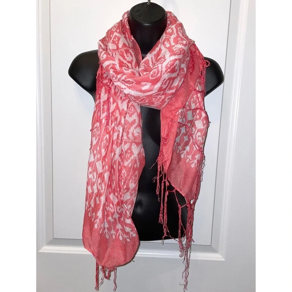Maurices scarf